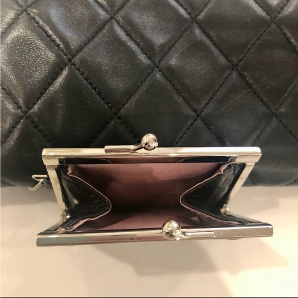 Chanel Black Quilted Lambskin Oversized Kisslock Clutch with Mini Coinpurse - Picture 5 of 8